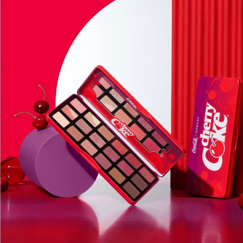 Morphe Coca-Cola Cheerfully Cherry Artistry Palette